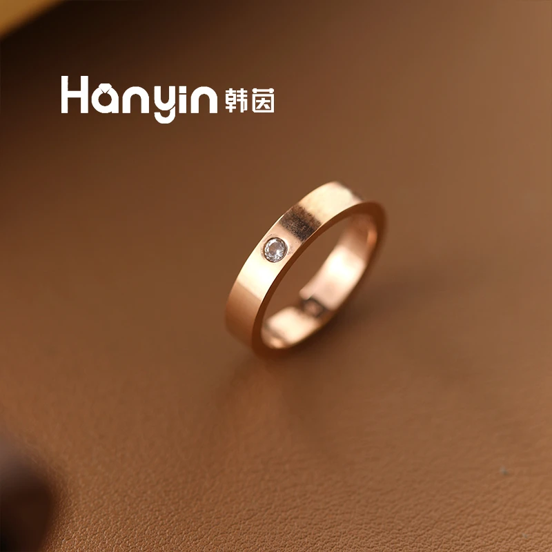 铜合金合成锆石戒指 小众气质光面微镶泡泡字母闭口戒指AAA