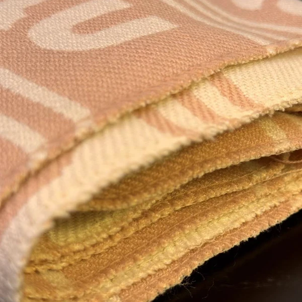 (737）2024新款轻奢高定绒流苏围巾时尚百搭秋冬季男女同款