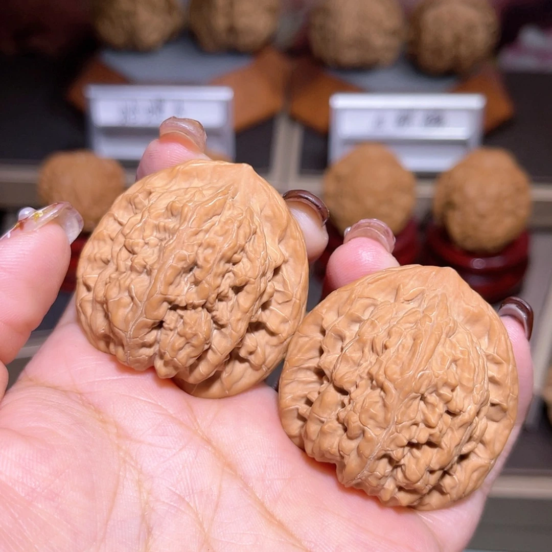 【闪购商品】文玩核桃吊坠乌***头39望月