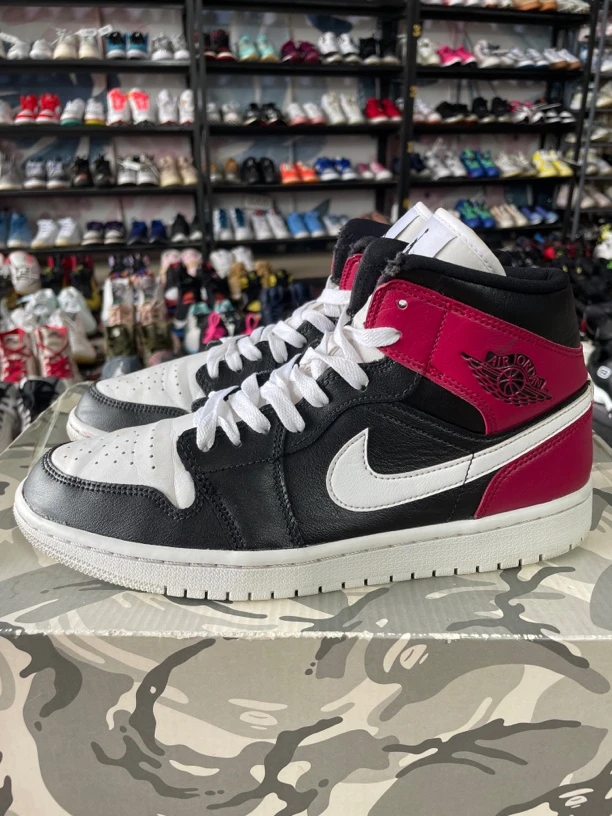 41码265/Air Jordan 1 复古潮流 防滑休闲鞋 酒红黑脚趾/公价589