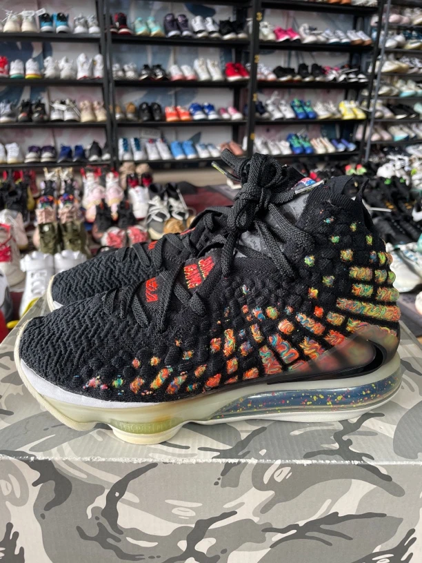 40.5码255/Nike Zoom LeBron 17 詹姆斯 篮球鞋 黑彩虹/公价539