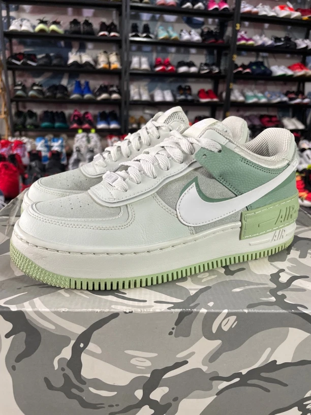 试穿39码250/Nike Air Force 1 空军一号板鞋/公价844 右脚小瑕疵