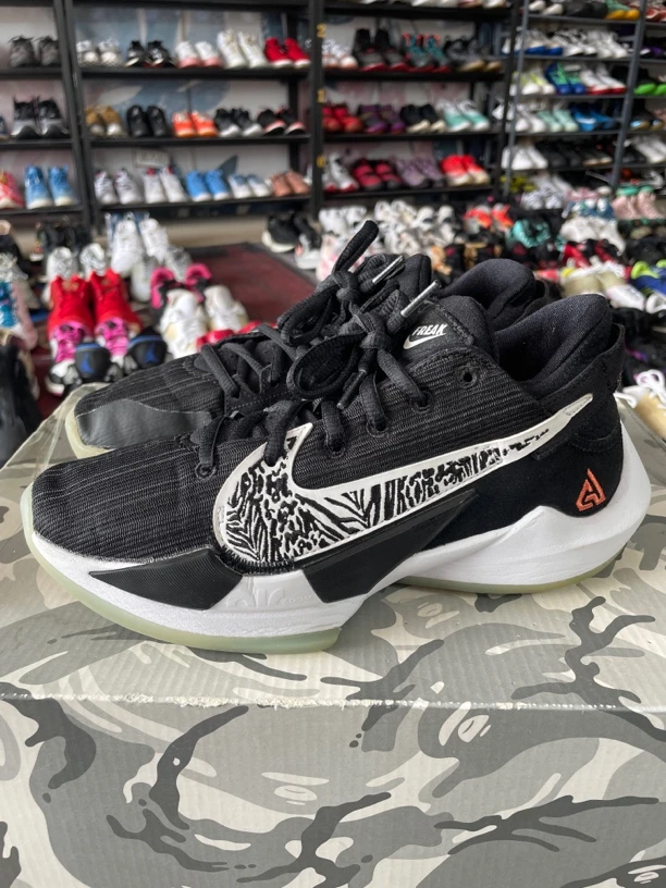 90新 maje 瑕疵看图 37.5码235/Nike Freak 2字母哥 篮球鞋