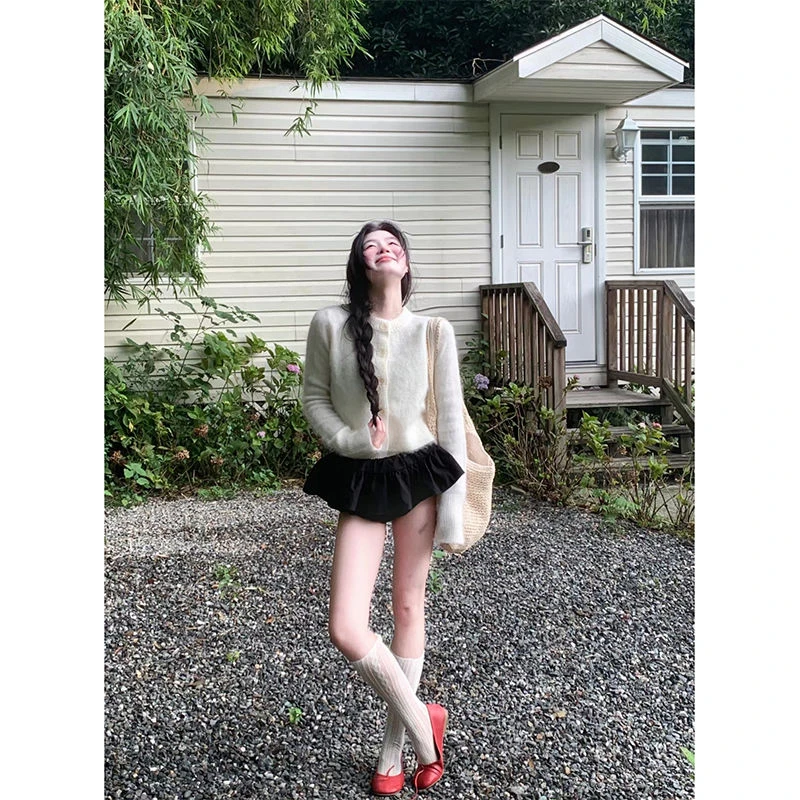 秋季温柔系穿搭女2025新款韩版减龄小香风针织衫显瘦半身裙两件套