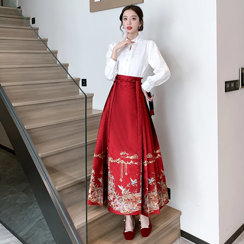 新中式红色马面裙国风汉服订婚结婚服2024春秋新款日常通勤女礼服