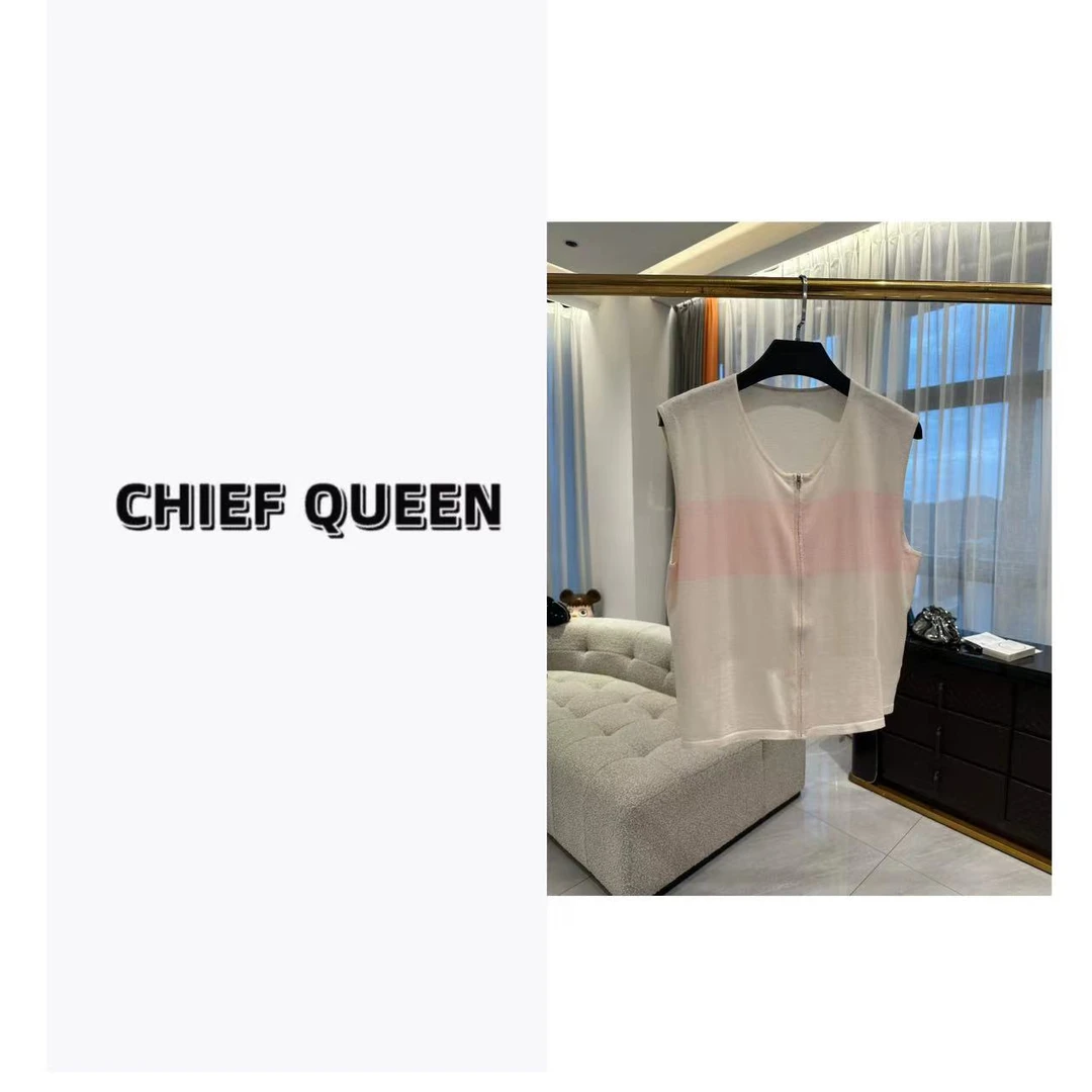 “61830浮力羊绒混纺背心”女款宽松拉链背心