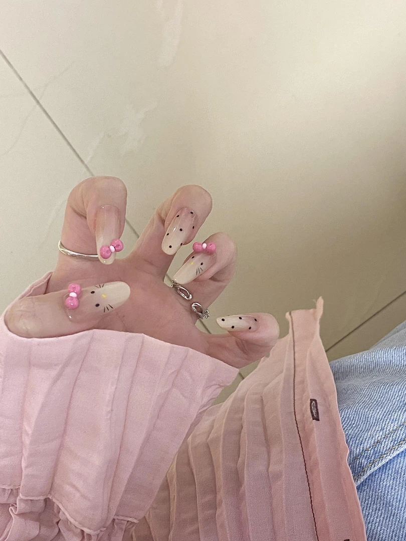 秋冬卡通kitty渐变波点手工穿戴甲显白ins学生甜酷可爱美甲贴片07