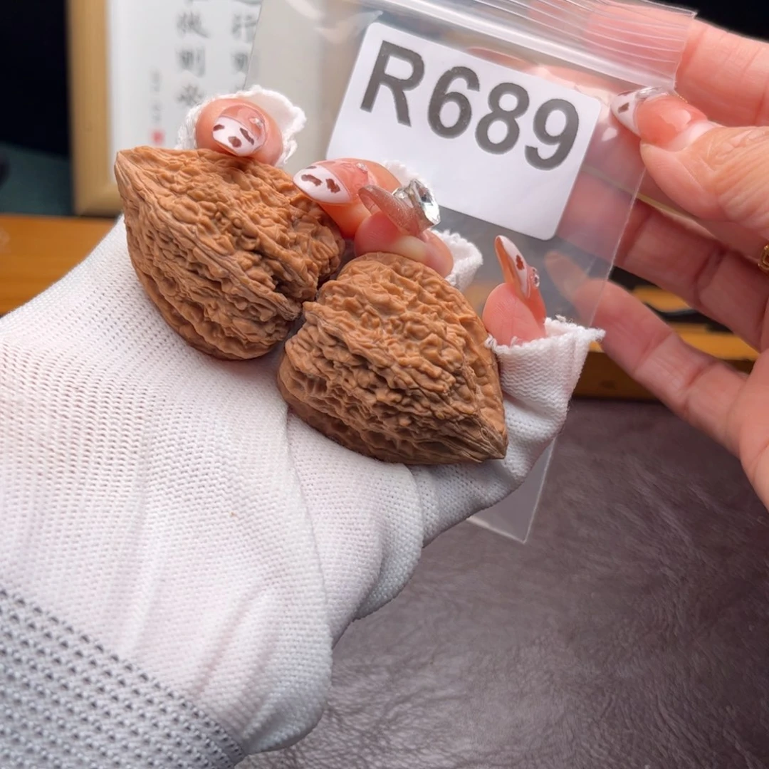 文玩核桃把件狗****哟34塔尖r 689