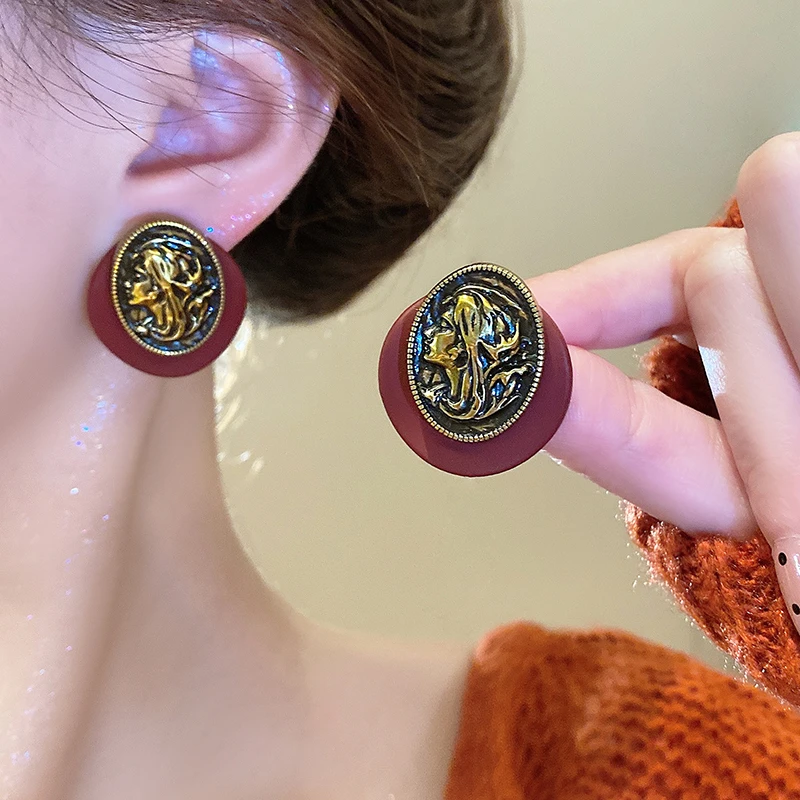 合金耳饰 中古港风气质轻奢耳环女2024新款小众设计时尚耳钉耳饰