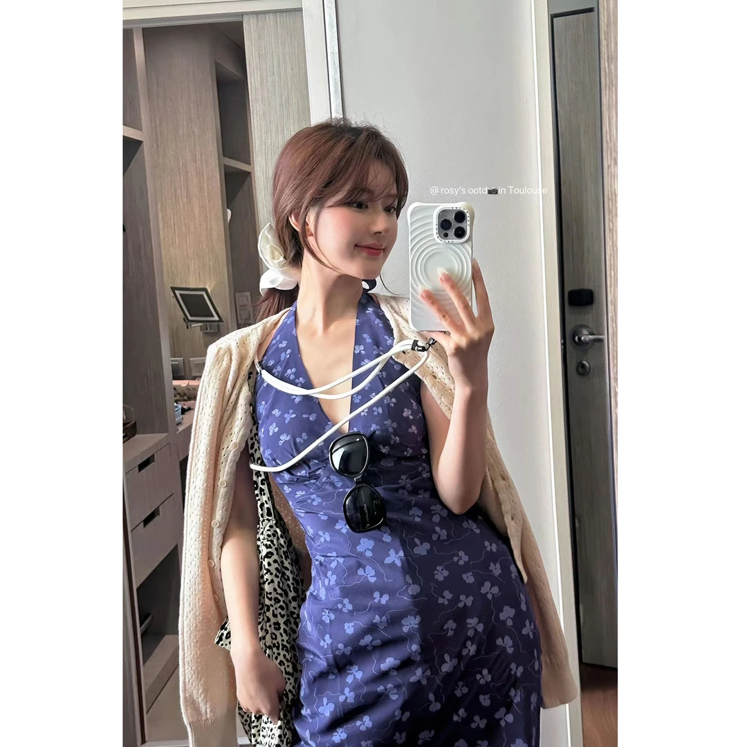 赵露思同款紫色V领碎花挂脖连衣裙叠穿女夏季茶歇法式露背吊带裙