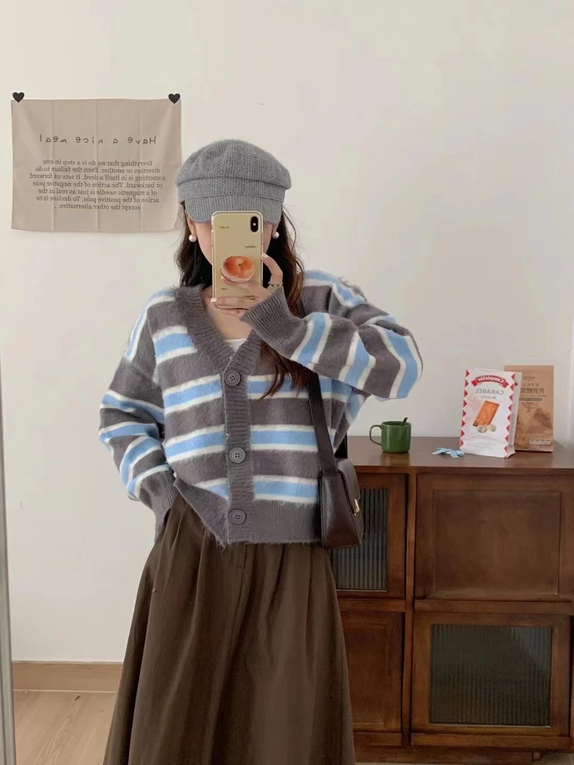 卓依福利-兰黑条纹短款秋冬韩版慵懒风网红百搭毛衣ol针织ins宽松