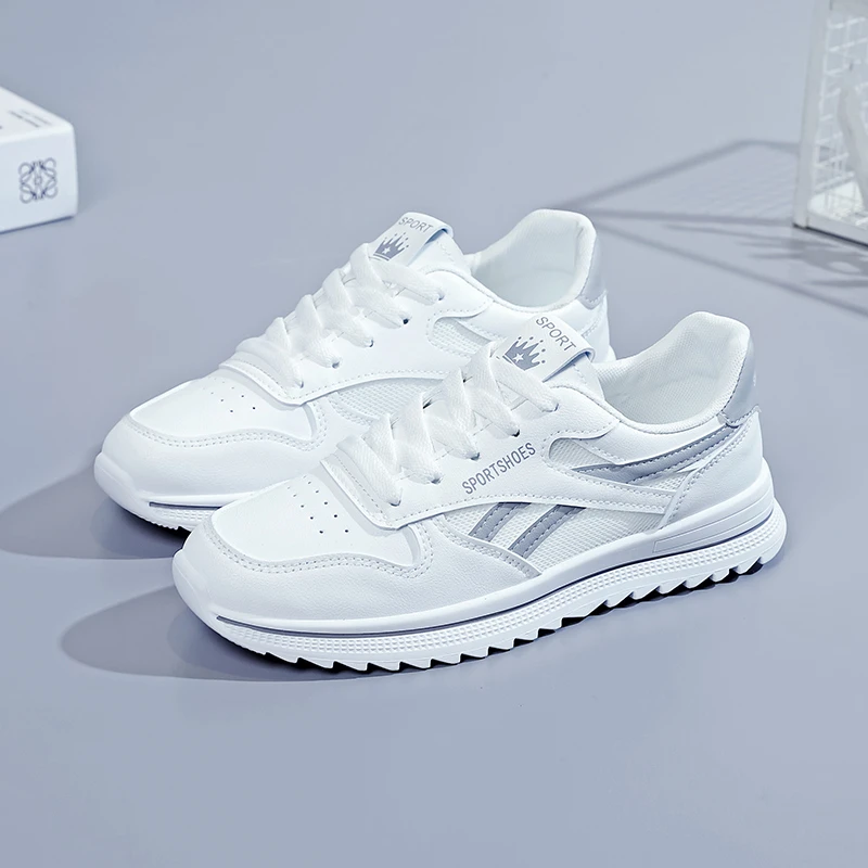 女鞋2024新款秋季轻便运动鞋女软底减震跑步鞋洋气小白鞋旅游爆款