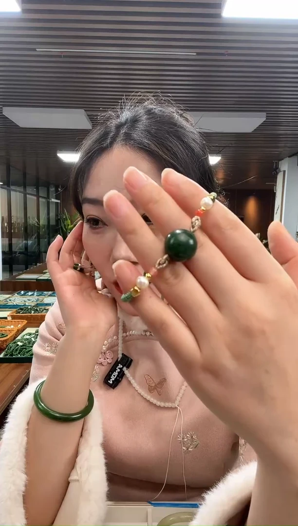 【闪购商品】和田玉手链未镶嵌多样性发货发其中一件