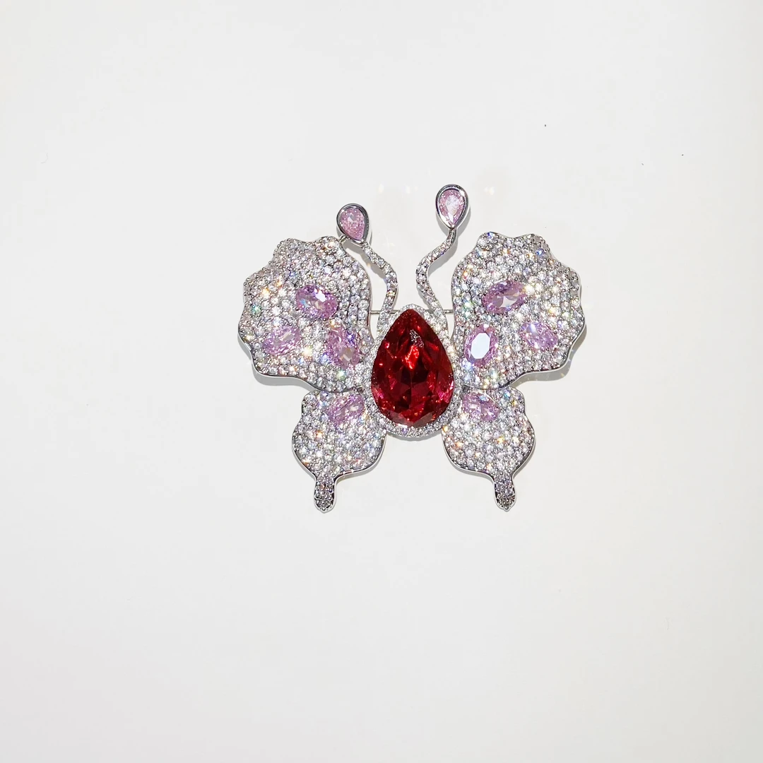 kasiya/卡思雅 铜合金仿水晶胸针 高版粉丝蝴蝶胸针搭外套大衣