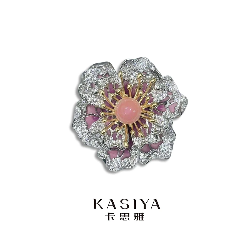 kasiya/卡思雅 铜合金合成锆石胸针 秋冬银粉色花朵胸针外套款