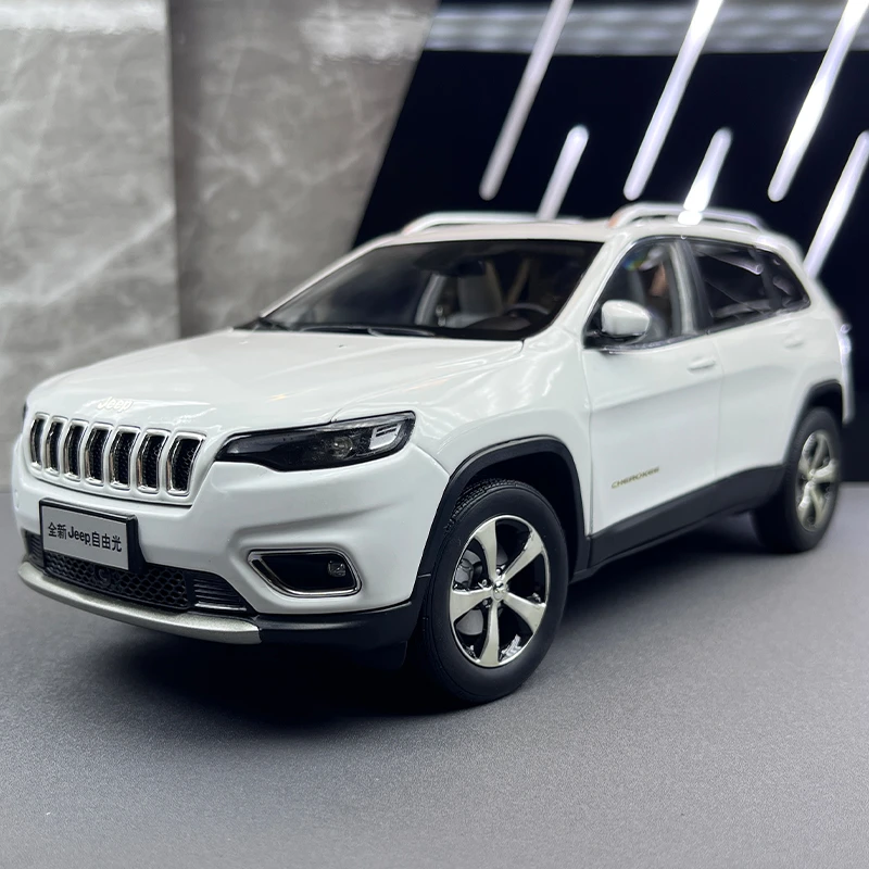 JEEP自由光1/18合金车模