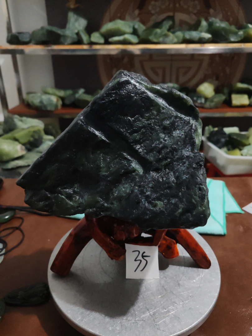 天然岫玉精品原石34