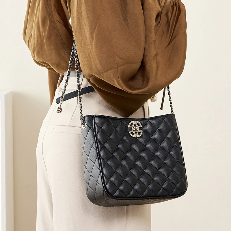 严选新款通勤链条包水桶包小方包真皮小香风单肩包高级感女包斜挎