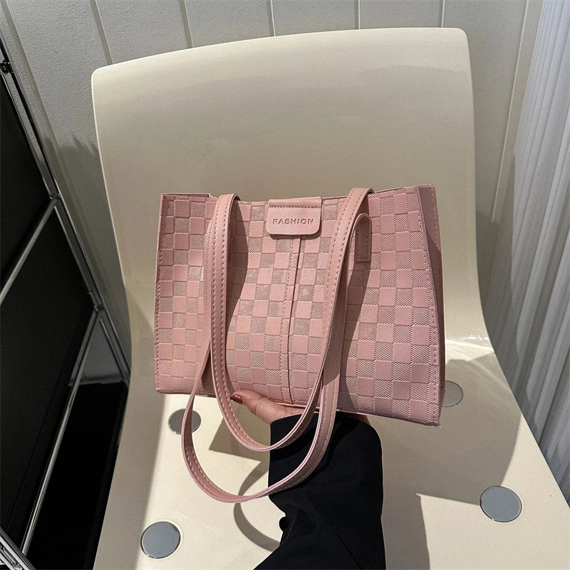 大容量包包女2024新款大学生上课撞色复古单肩包棋盘格通勤托特包