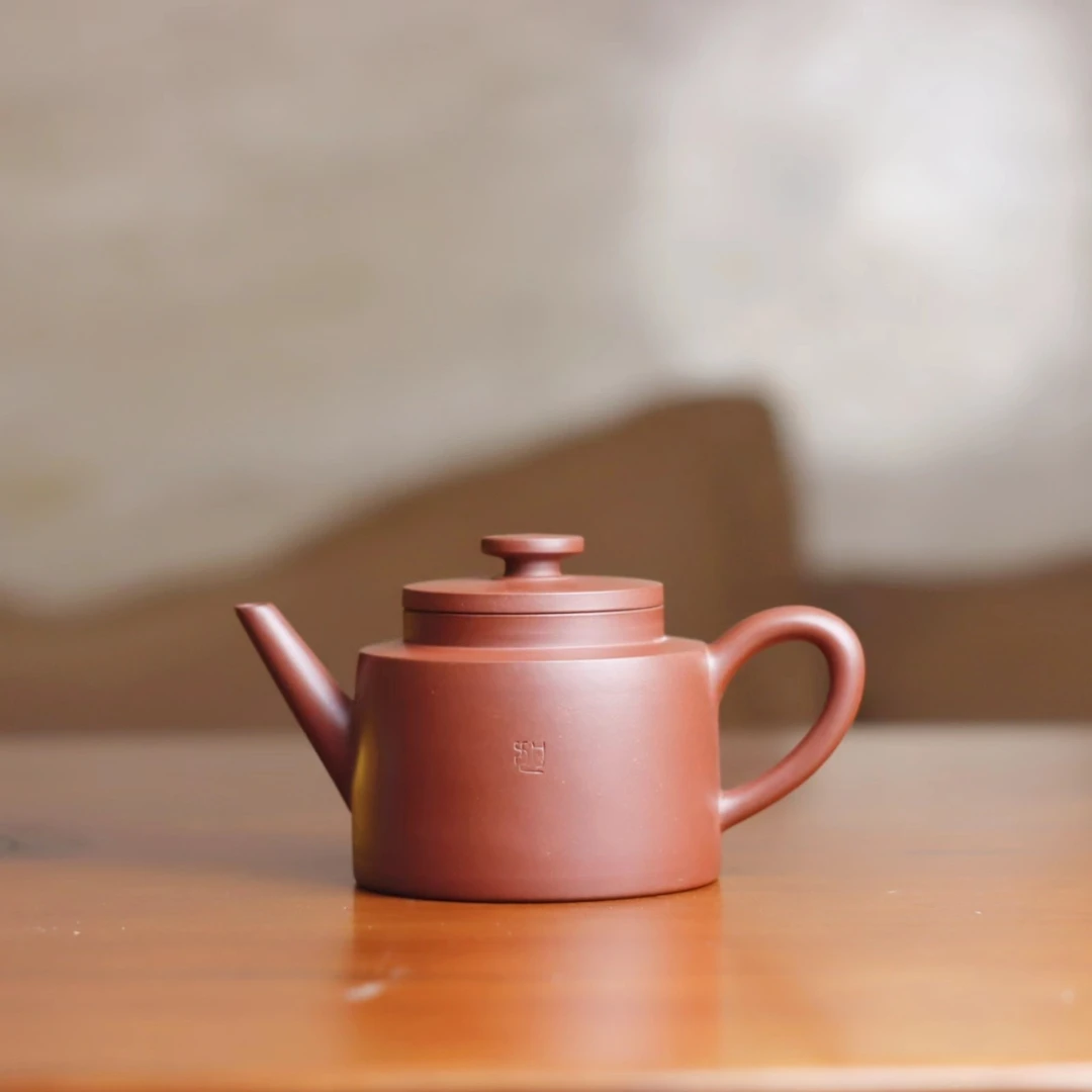 【旭壶山房】紫泥挺丽壶-容量175CC左右。