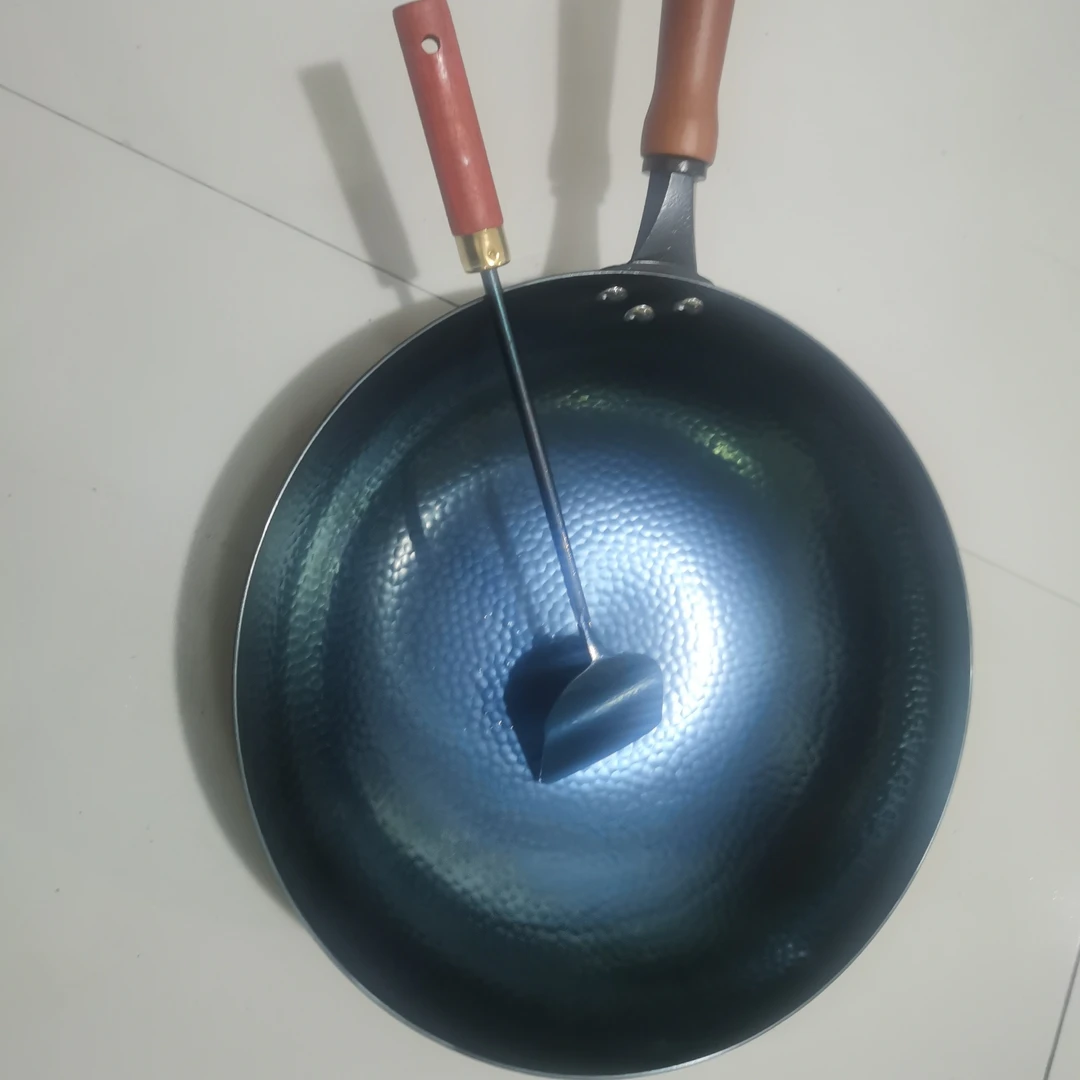 手工锻打章丘铁锅，红木把迷你小铲子。家庭必备