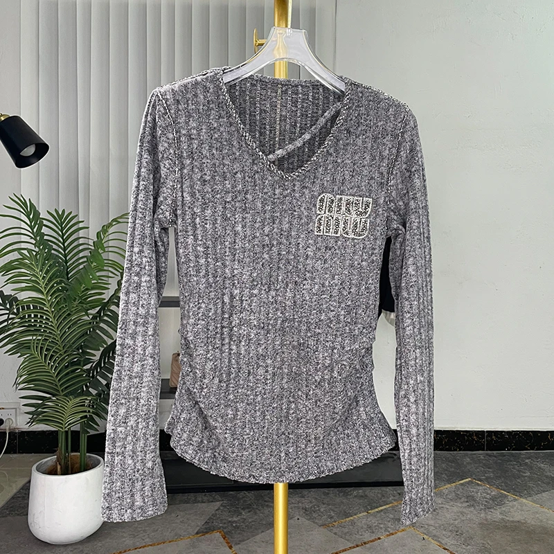 2023年秋冬休闲显瘦时尚高级洋气长袖大码V领打底收腰T恤手工钉珠