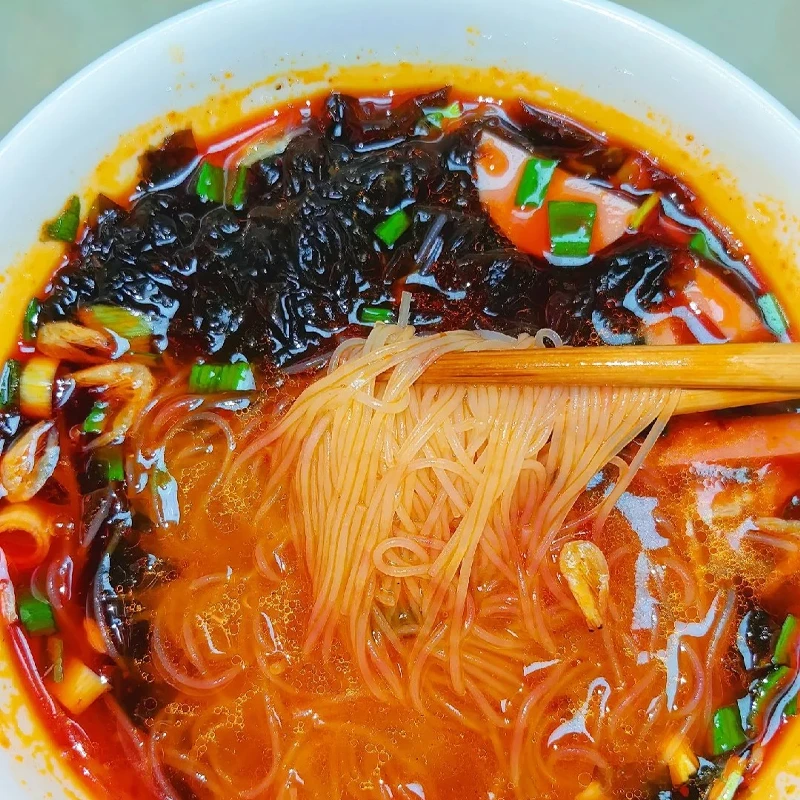 【买一箱送一箱】正宗云南米线整箱牛肉香菇鸡汤免煮方便面速食美食