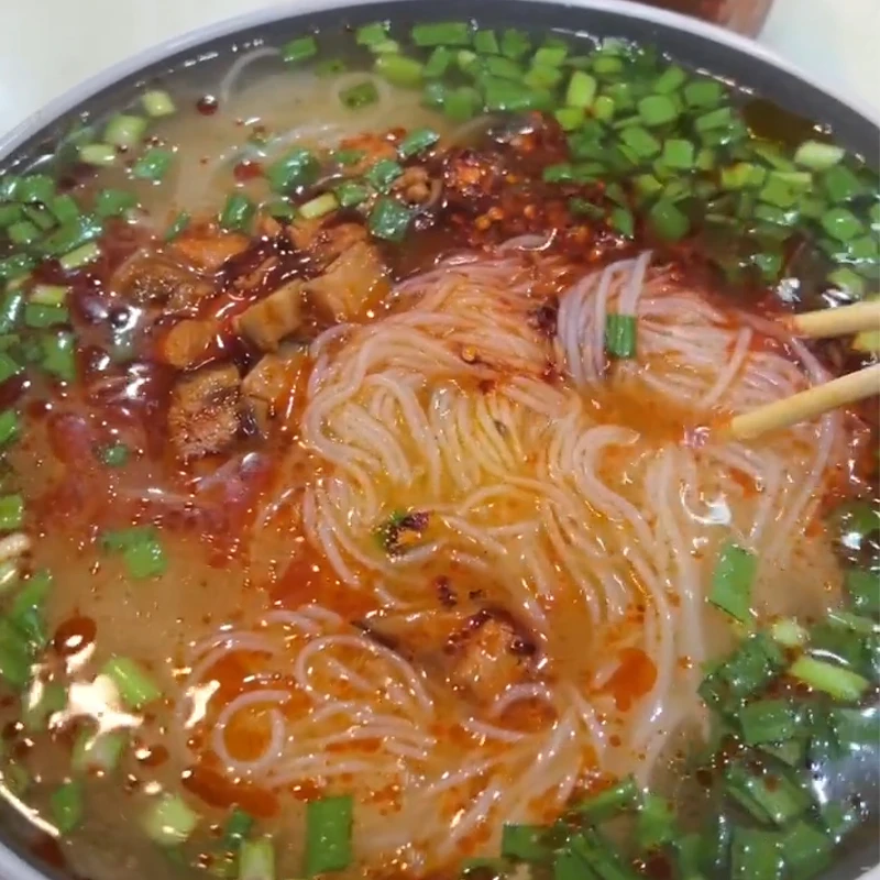 【买一箱送一箱】云南过桥米线桶装米粉细粉鸡汤方便速食免煮整箱