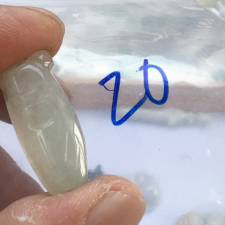 翡翠颈饰未镶嵌天然缅甸翡翠吊坠