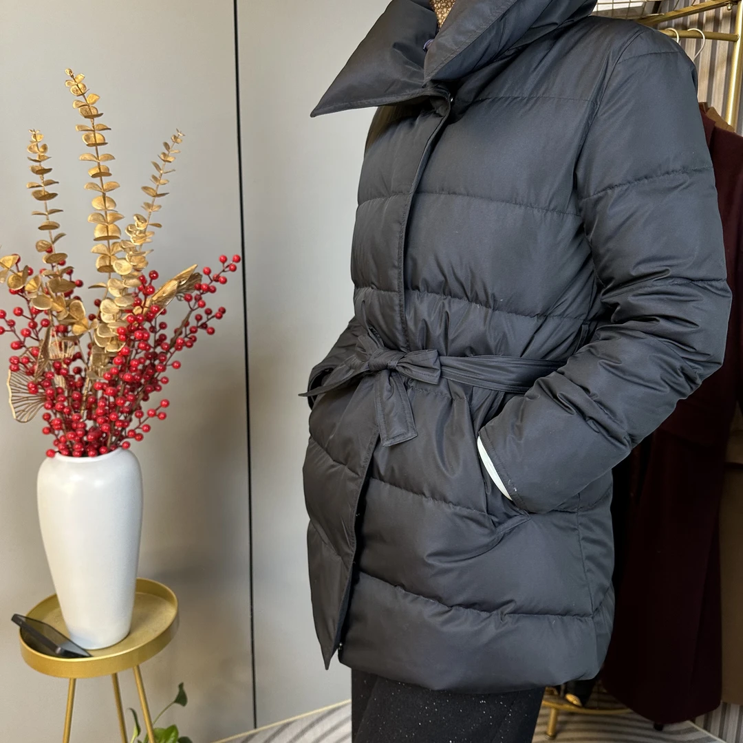 时尚街头短款羽绒服