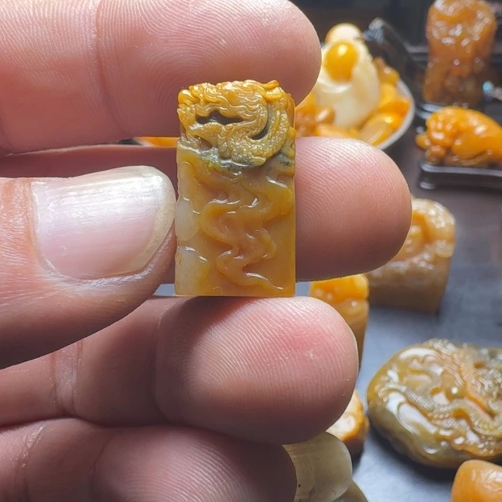 田黄石修****身寿山石田黄石龙印章