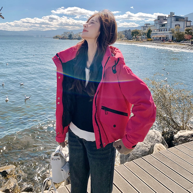 玫红色工装保暖羽绒服女冬季2024新款短款派克服白鸭绒外套小个子