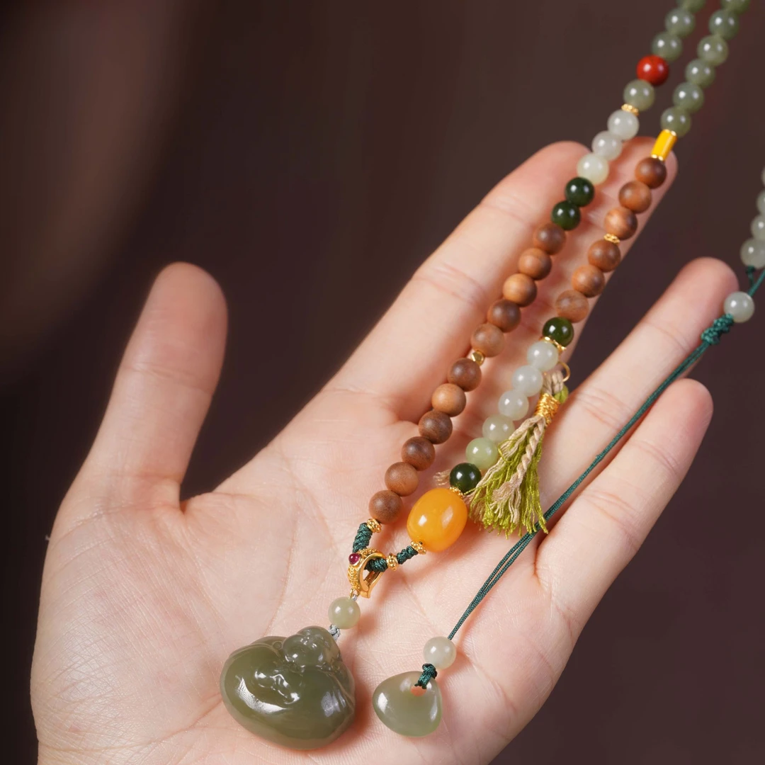 XL021 印度天然老山檀6mm项链-浅碧玉和田玉（笑口常开）【真心香馆】