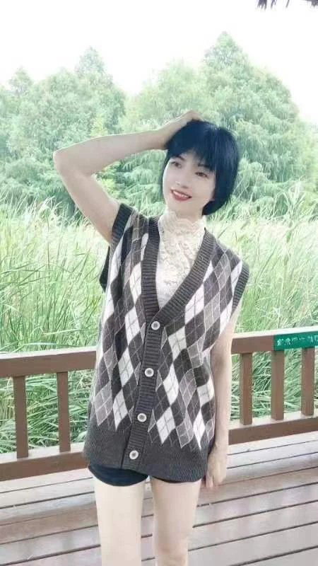 中老年格子针织马甲带扣马甲女装马夹