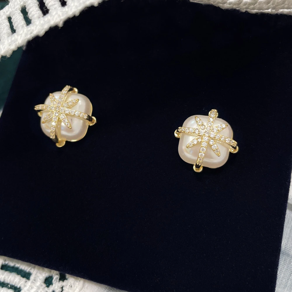 铜合金合成锆石耳饰 精致八芒星珠珠耳钉女时尚气质百搭耳环-H097