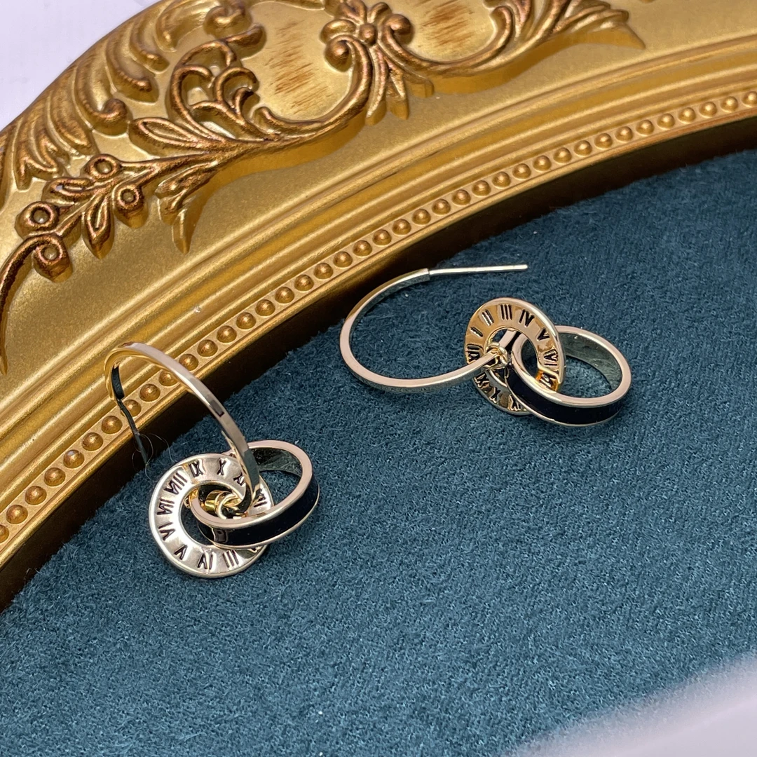 铜合金合成锆石耳饰 高级感环环相扣耳钉轻奢时尚气质耳环-D032