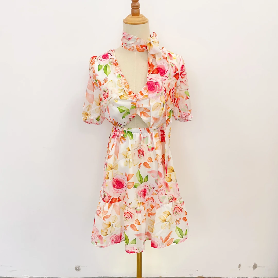 辣妹风24夏新款露背连衣裙时尚印花松紧高腰泡泡短袖系带短裙