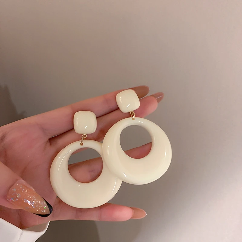 2024年新款复古港风耳环奶油气质耳坠小众无耳洞耳夹百搭高级耳饰