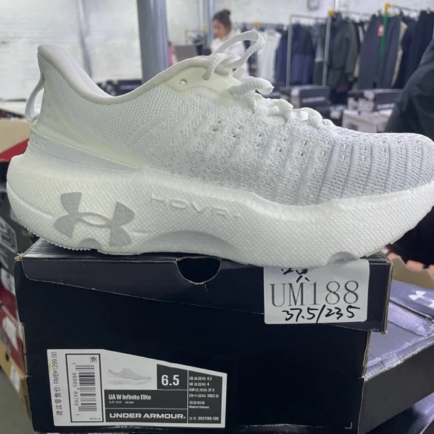 断码运动鞋-安德玛-UM188