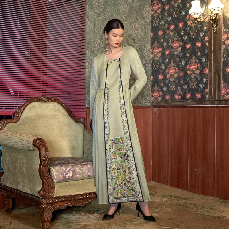 生活在左绣花改良马面裙复古修身传统春夏新品长袖连衣裙女