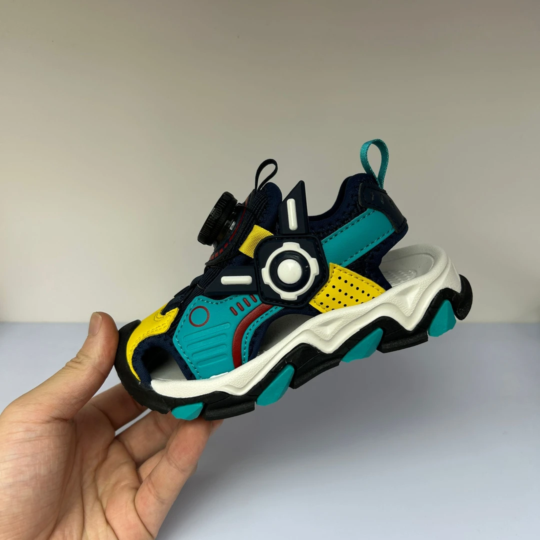 男童夏季儿童户外运动凉鞋时尚软底包头