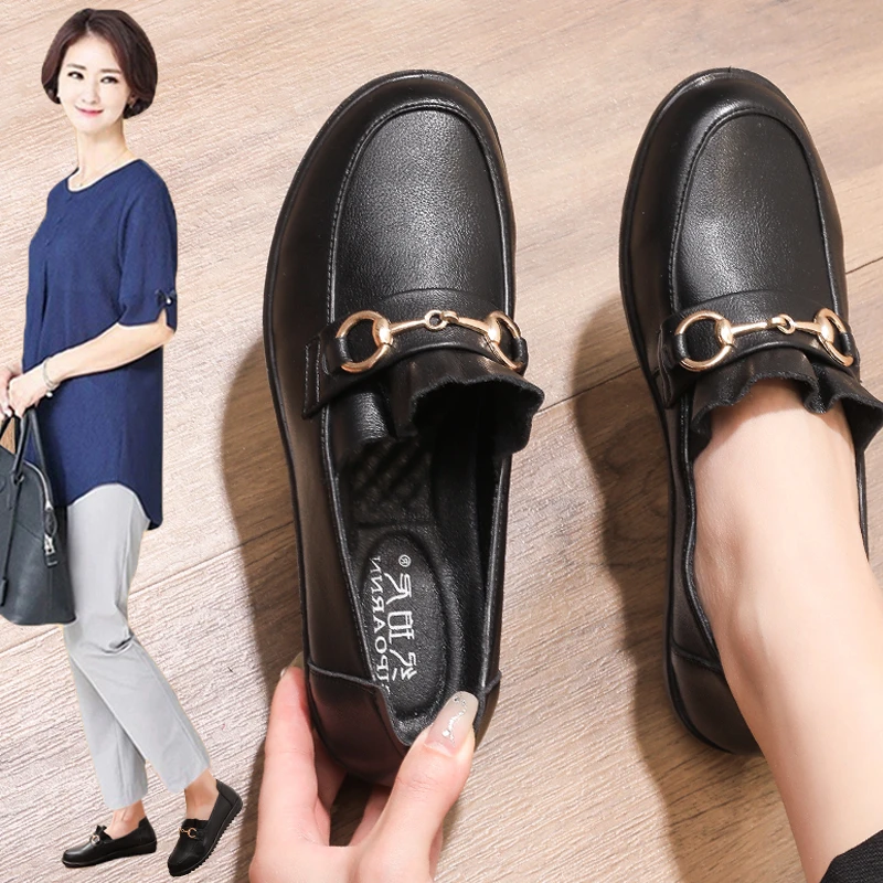 春秋2025妈妈鞋平底中老年女鞋软底单鞋新款舒适防滑软面中年皮鞋
