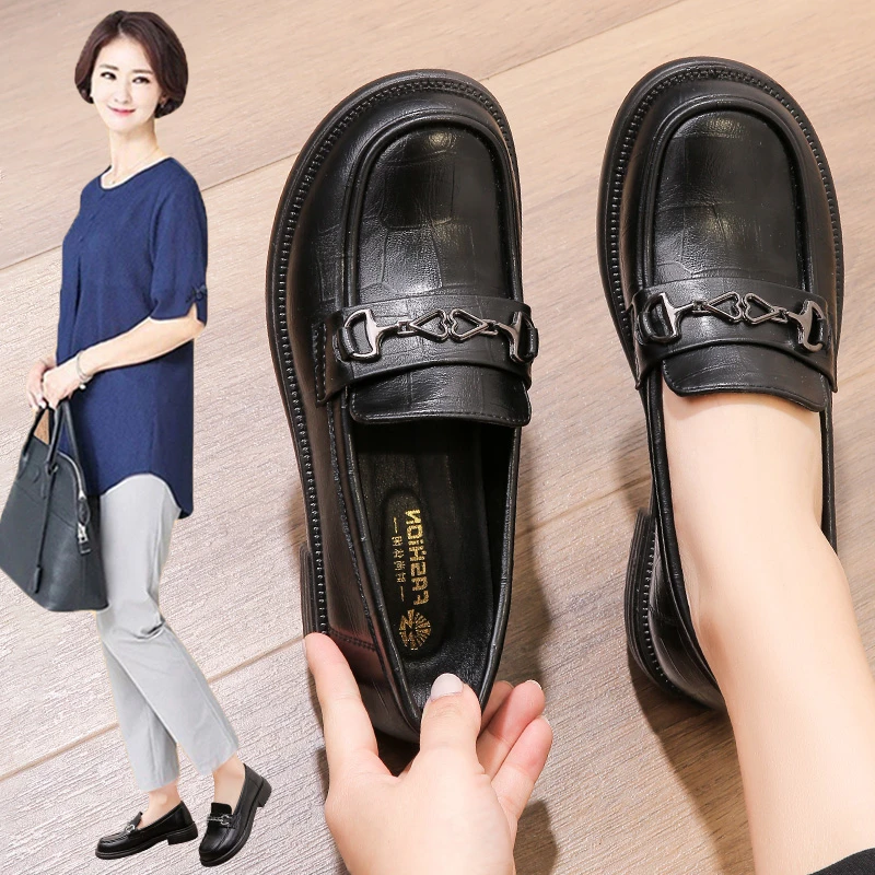 妈妈鞋春秋季防滑2025新款软底中年不累脚女鞋中老年软面皮鞋单鞋