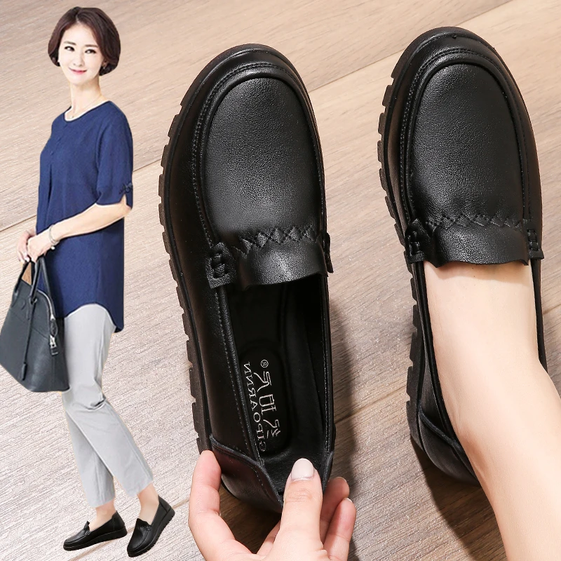 妈妈鞋中老年老人单鞋2025春秋中年女鞋软底防滑舒适新款平底皮鞋