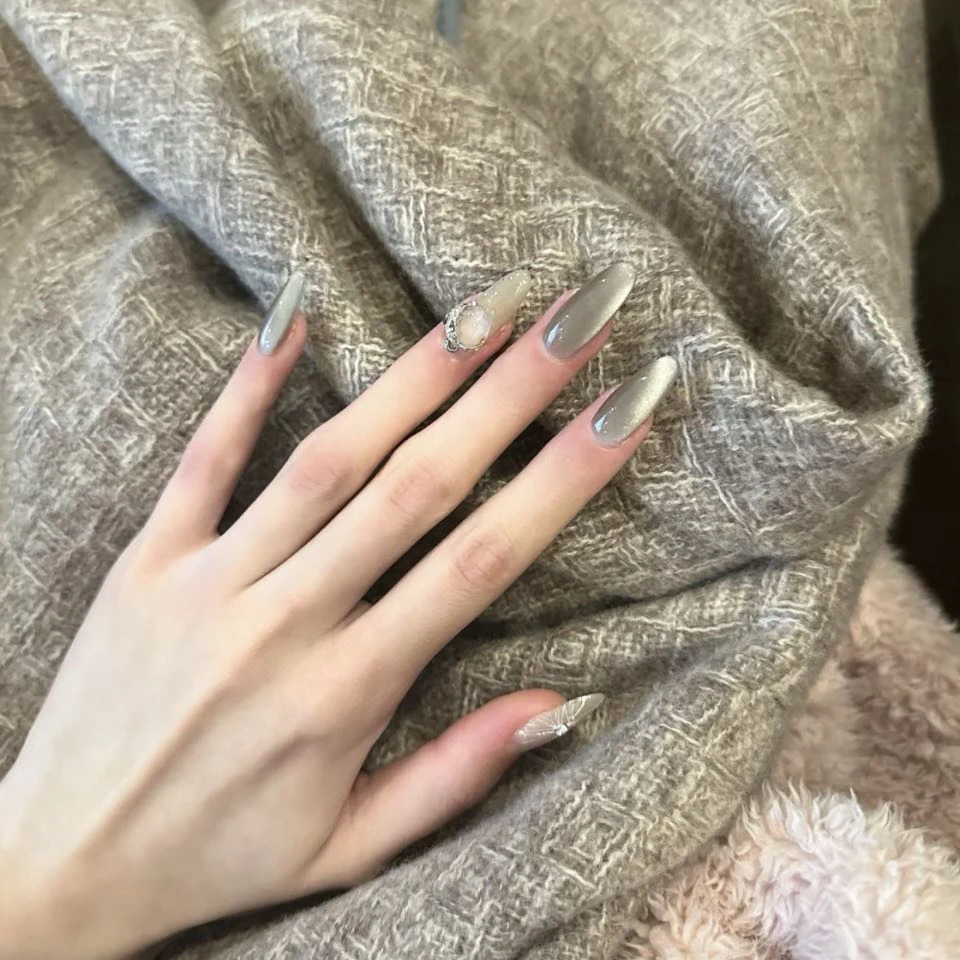 【落落大方】纯手工显白学生穿戴甲高级气质蝴蝶猫眼裸色美甲片贴片