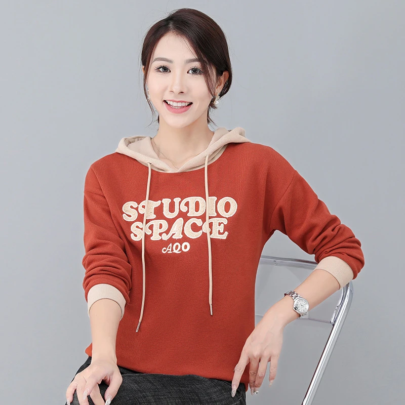 卫衣连帽女士短款2023秋季新款洋气宽松中年长袖薄款休闲百搭上衣