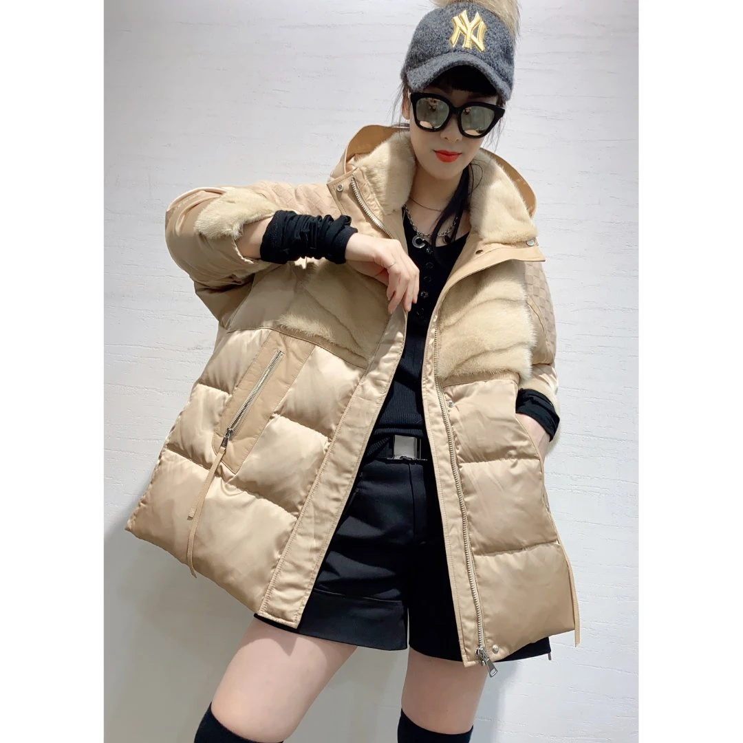 2022年冬装新款    女装桑蚕丝羊毛白鹅绒羽绒服加水貂毛22199