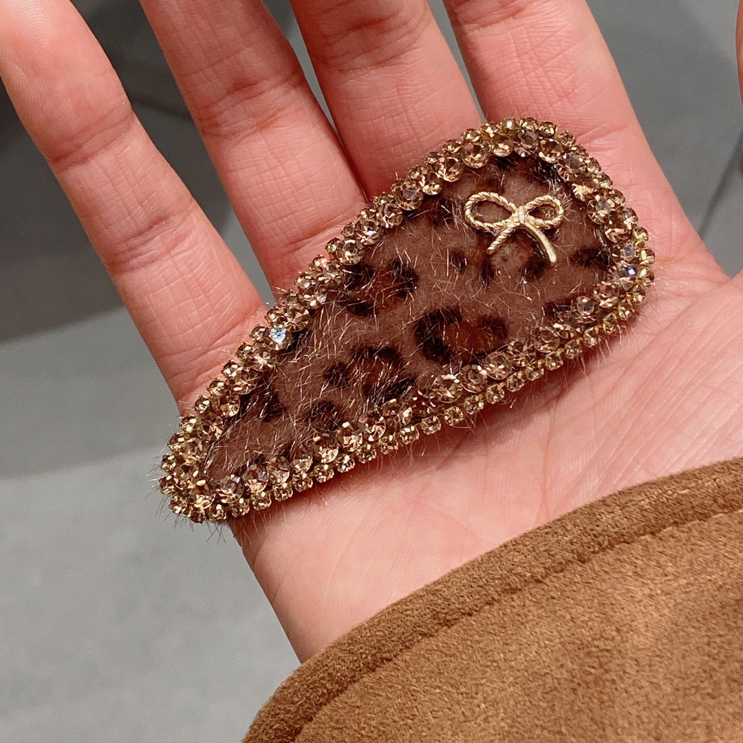 M1444新款秋季网红气质时尚头饰优雅三角形韩版刘海侧边夹掰掰夹