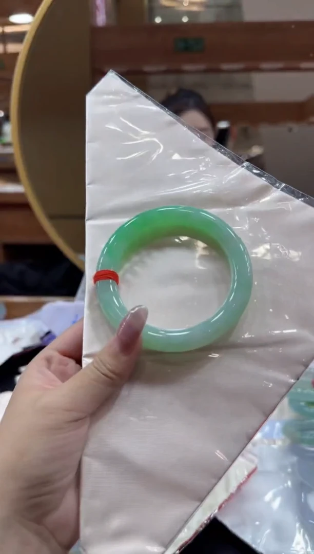 【闪购商品】翡翠手镯未镶嵌翡翠58.5圆