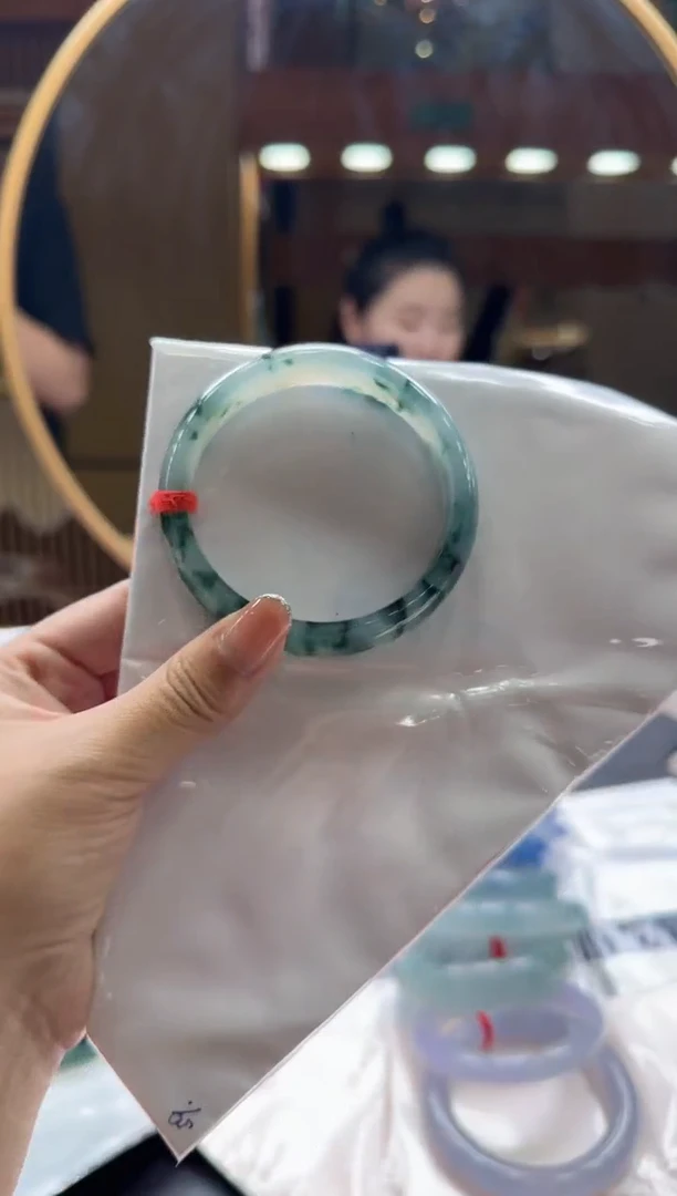 【闪购商品】翡翠手镯未镶嵌翡翠59正